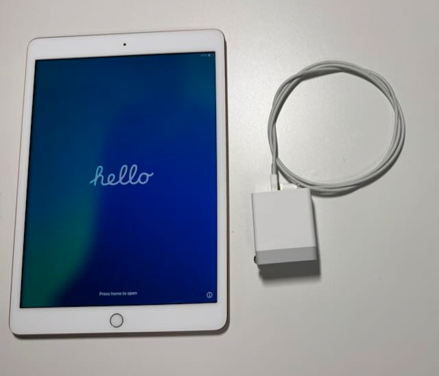 Apple iPad 8th gen in iPads & Tablets in Sarnia