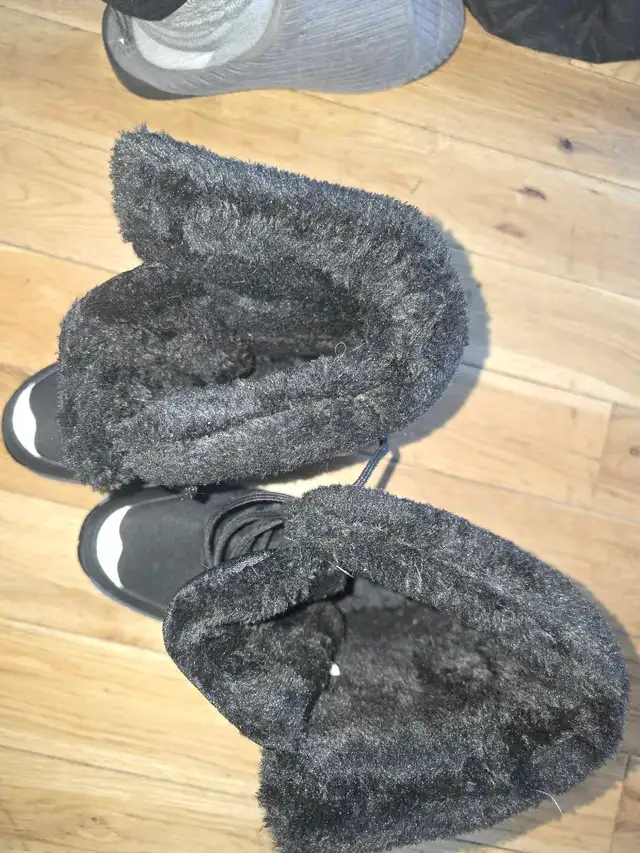 Womens warm winter boots in Women's - Shoes in Edmonton - Image 4