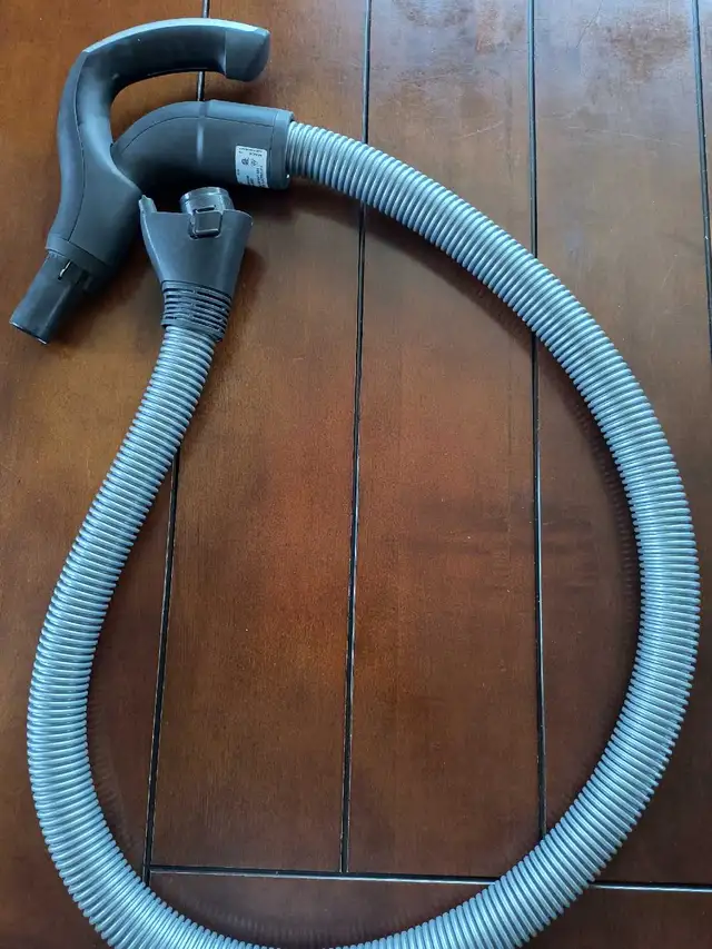 Miele vacuum hose in Vacuums in Calgary - Image 3