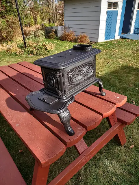 Mini Poele A Bois En Fonte in Fireplace & Firewood in Thetford Mines - Image 2