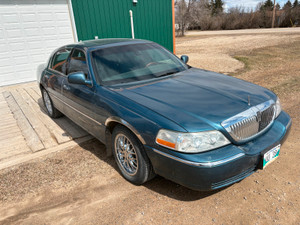 2003 Lincoln Town Car