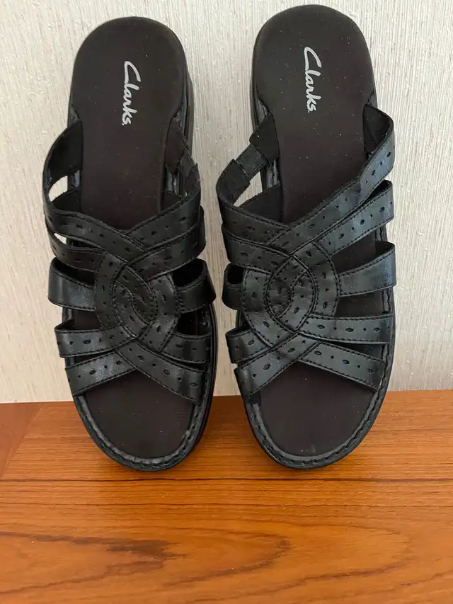Clarks Sandals Size 10