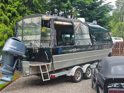Dimensions & Capacities Overall Length: ~26 ft Beam: 102″ (2.6 m) Dry Weight: ~2,924 lb (1,327 kg) F...