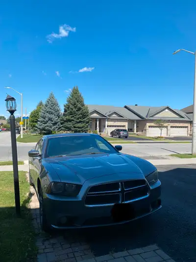2012 Dodge Charger Sxt • Sunroof • Winter tires on steel rims • Summer tires on alloy rims • Tinted...