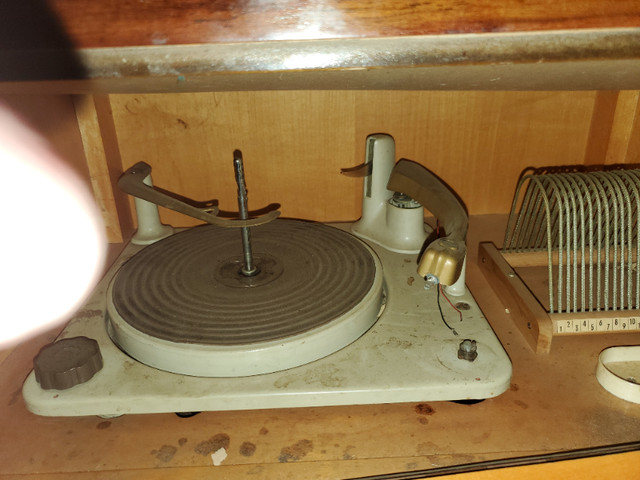 *REDUCED* 1942 Home Stereo with Phono. in Stereo Systems & Home Theatre in Oakville / Halton Region