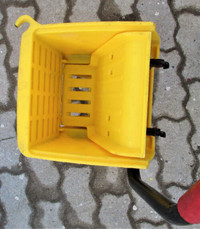 Rubbermaid WaveBrake Side Press Bucket-Brown or Wringer-Yellow
