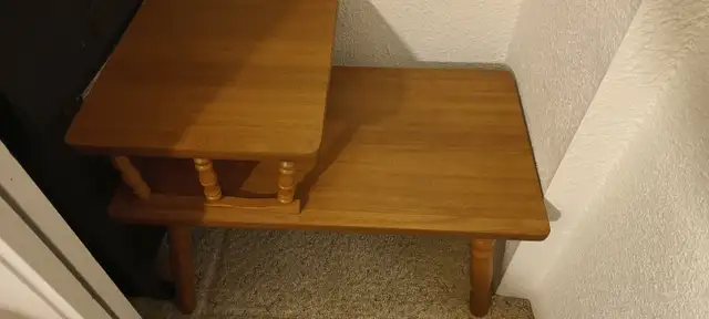 Vintage two tier side table in Other Tables in City of Halifax - Image 2