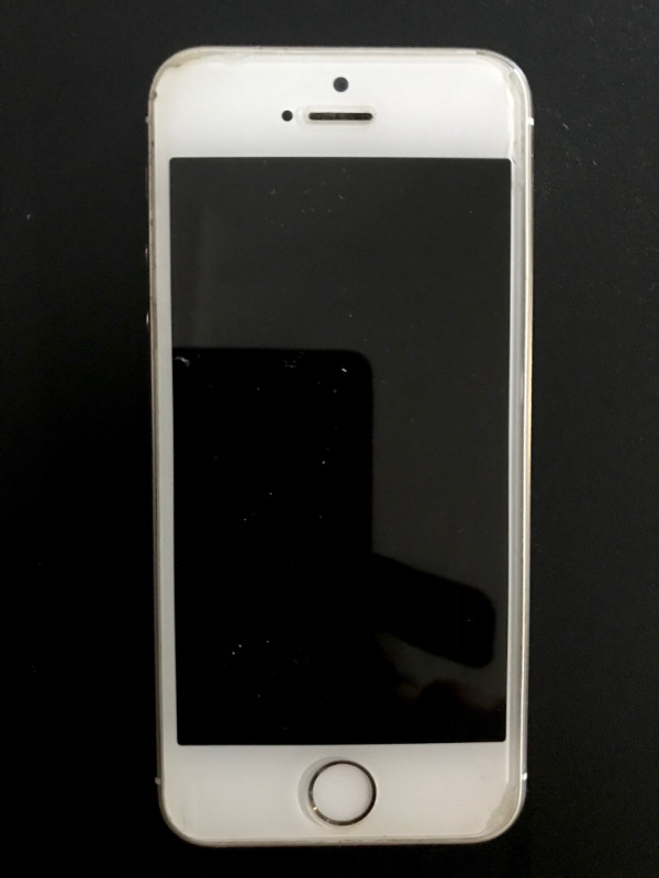 Apple iPhone 5S 128GB White Unlocked in Cell Phones in Mississauga / Peel Region