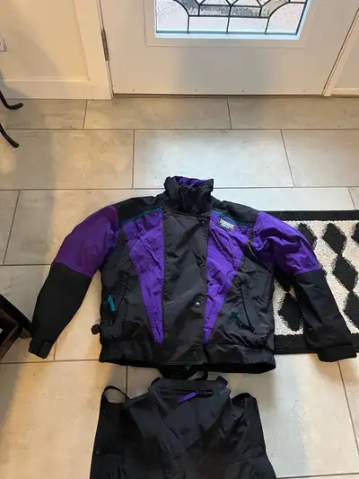 Durable Yamaha Gore-Tex snowmobile suit. Jacket and bib snow pants. Easy access if you have to go to...