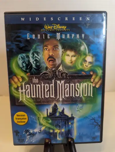 A realtor and his wife and children are summoned to a mansion, which they soon discover is haunted,...