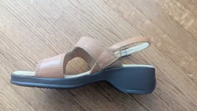 New ladies Hush Puppies sandals - size 7, View more