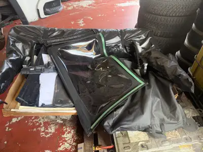 Soft top and all hardware for jeep wrangler