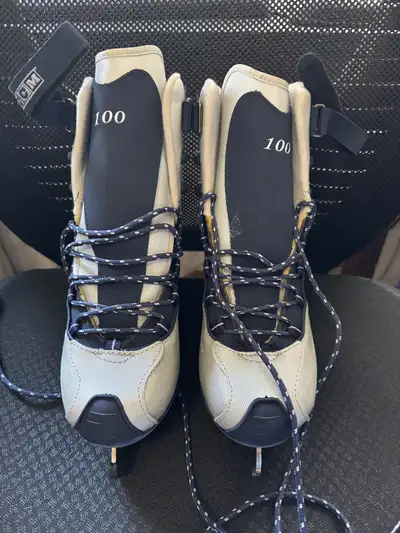 Women Ice skates made by CCM size 8, View more