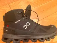 ON Cloudrock 2 Waterproof Hiking Boots - Women's 10.5 Eur 42.5