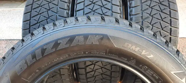 245/60/18 BRIDGESTONE BLIZZAK DMV2 WINTERS IN NEAR NEW CONDITION in Tires & Rims in Dartmouth - Image 4