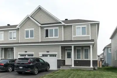 Brand New END Unit Townhome in a Desirable Neighborhood of Chapel Hill South. The Main Floor Filled...