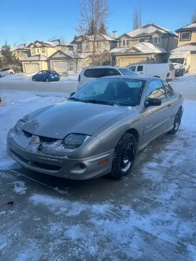 Selling a reliable and fuel efficient Pontiac sunfire coupe. This has an automatic transmission, fro...