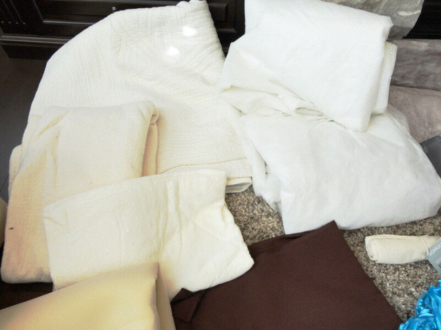 11 Pc Bedding -New York City Cabbie & Cream Quilted All for $150 in Cameras & Camcorders in Kitchener / Waterloo - Image 3