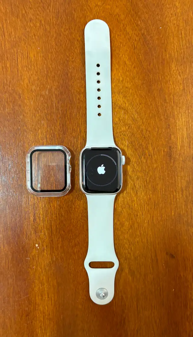 Apple Watch SE 2- Perfect Conditions447398353096550403