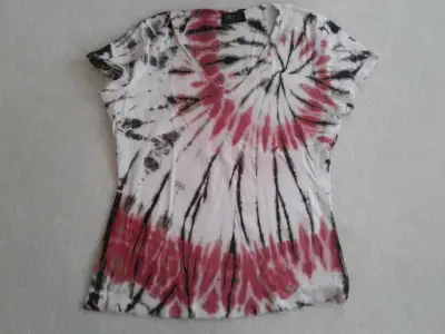 Ladies TYE DYE tshirts L / XL, View more