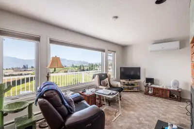 Serene acreage living awaits in this 3 bed/bath home on 4 acres. Spacious living area with views. Fe...