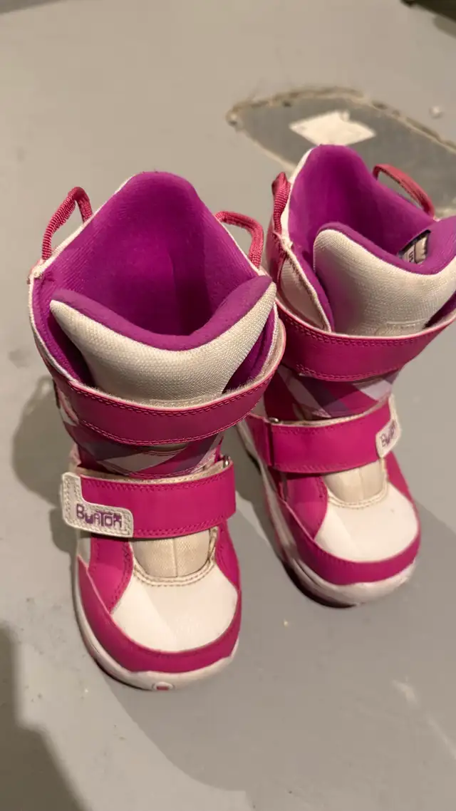 Kids Burton Snowboard Boots - Size 1 in Snowboard in Calgary - Image 2