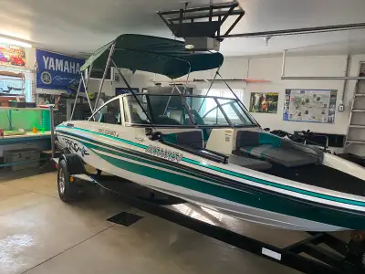 1993 PRO CRAFT FISH/SKI BOAT 18’ BOAT WITH BIMINI TOP , HIDE AWAY TROLLING MOTOR, DUAL BATTERIES WIT...