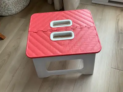 Banc, pouf, tabouret NEUF, négo à L’Asdomption, View more