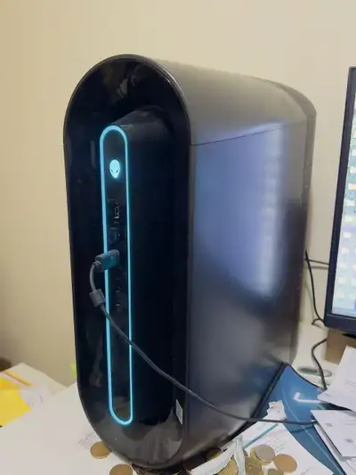 Alienware Aurora R11 + Samsung 27 inch gaming monitor, View more