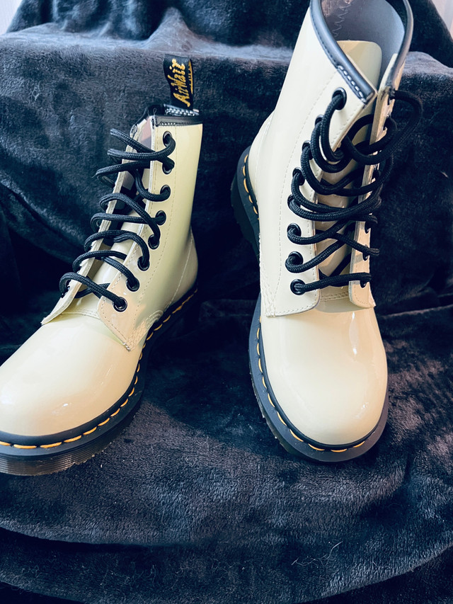 Size 5 Doc martins light yellow  in Women's - Shoes in Kingston - Image 4
