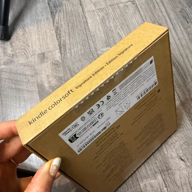 Brand New 32 GB Amazon Kindle Colorsoft Signature Edition in General Electronics in Burnaby/New Westminster - Image 4