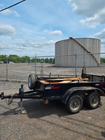 Trailer a vendre 1000$ Artis 2003 Appeler Robert au 514-709-1438 ou Patrick au 514-606-4062