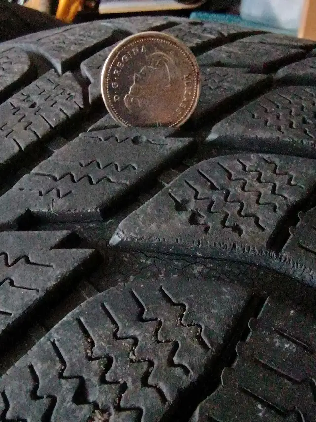 4 Michelin snow tires 235 65 17 on Honda OEM Rim 5x120 in Tires & Rims in Mississauga / Peel Region - Image 6