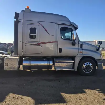 2015 cascadia deleted 500hp detroit pull great just over million km runs drive like new hiway km 13s...