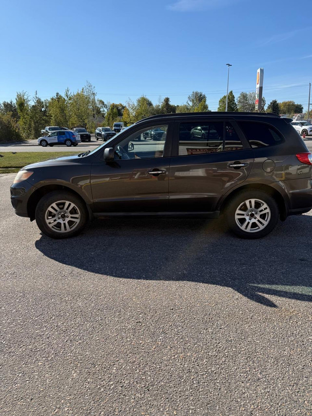 Hyundai Santa Fe in Cars & Trucks in North Bay