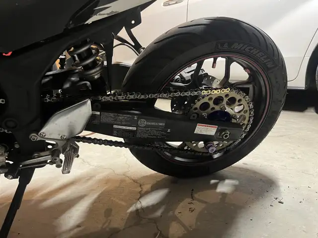 2016 yamahaR3 in Sport Bikes in Edmonton - Image 3