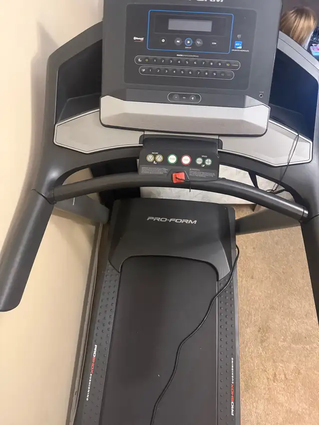 ProForm Treadmill – Excellent Condition in Exercise Equipment in Markham / York Region - Image 4