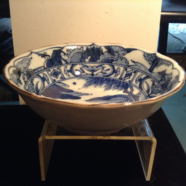 Antique Chinese Export Porcelain Bowl w/ Mar in Arts & Collectibles in Vancouver