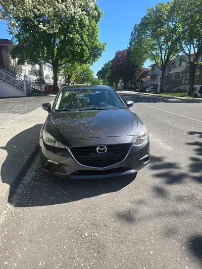 Mazda 3 2014 2.0l skyactiv manuel 6 vitesse fiable et économique bien entretenu 156200km Tout es fon...