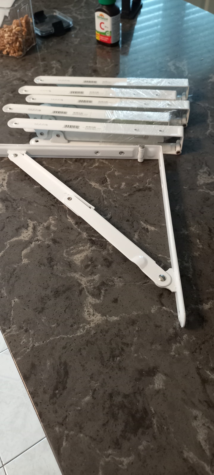 FOLDING SHELF BRACKET//SUPPORT DETABLETTE PLIANTE 12