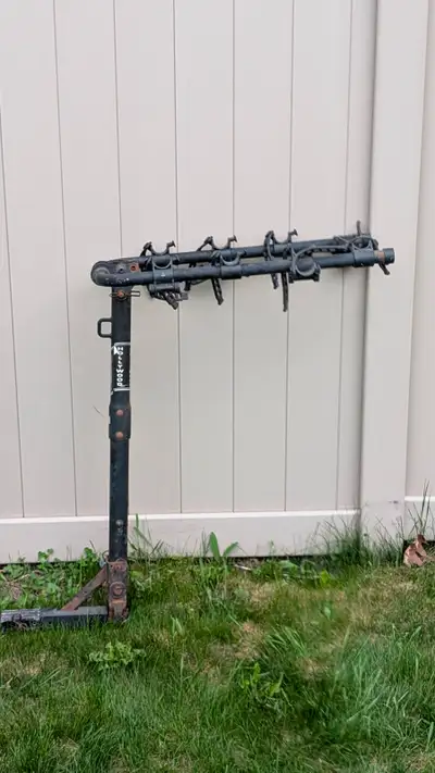 4 Bike Hitch Rack. Very sturdy! Barrhaven Cahs Only