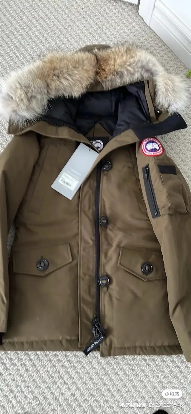 Authentic Canada Goose in Women's - Tops & Outerwear in Ottawa - Image 2