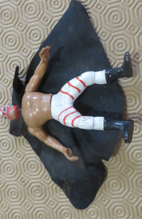 Figurine lutteur méxicain5 pouces et demi en plastique avec cape