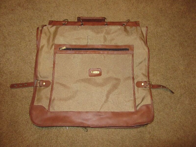 Luggage Garment Bag Falcon Softside Brown in Other in Kitchener / Waterloo