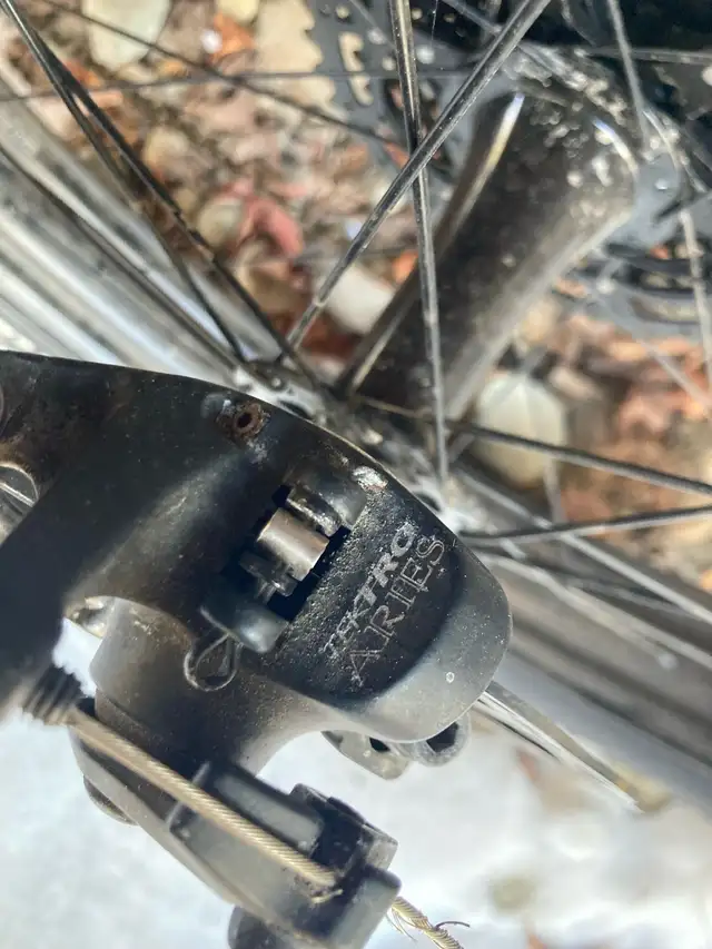 Men’s Specialized Fat Bike -large in Other in Gatineau - Image 8