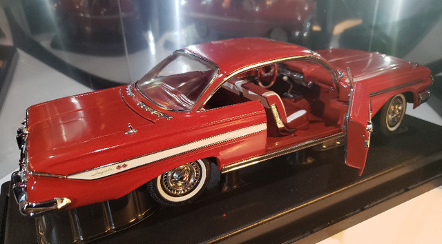 Sun Star 1961 Chevrolet Impala SS 409 1:18 Diecast in Arts & Collectibles in Sarnia - Image 4