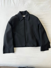 black blazer/ jacket