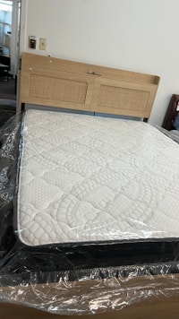 Luxury 11" extra thick foam and separate springs queen mattress Markham / York Region Toronto (GTA) Preview
