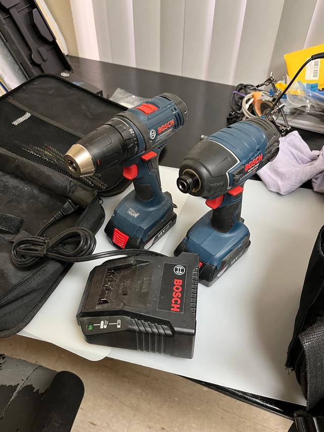 Bosch drill set in Power Tools in Mississauga / Peel Region