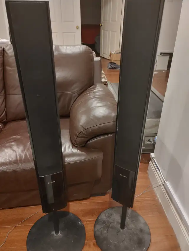 3 piece Sony speaker set in Speakers in Markham / York Region - Image 3